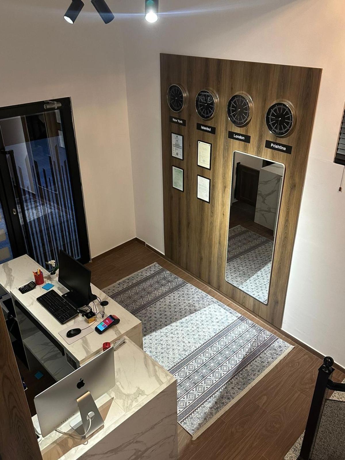 Hotel Europa Prishtina Приштина Экстерьер фото