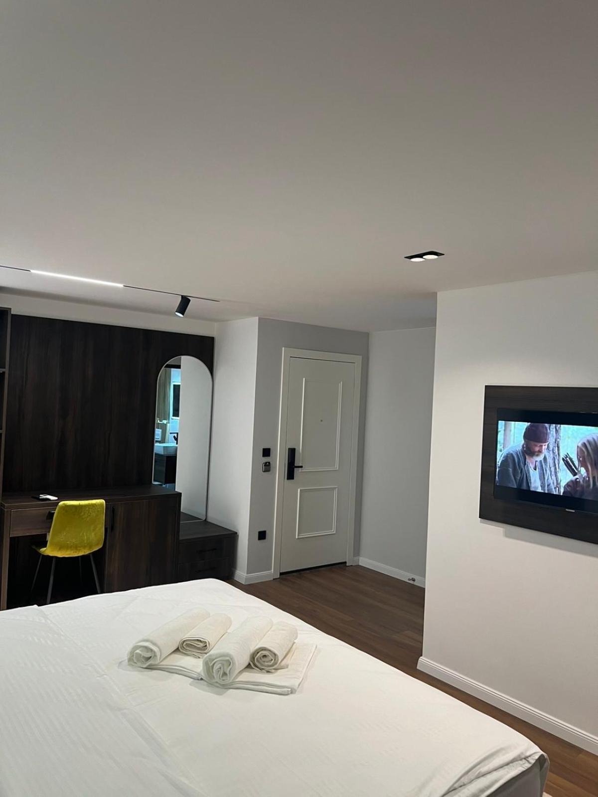 Hotel Europa Prishtina Приштина Экстерьер фото