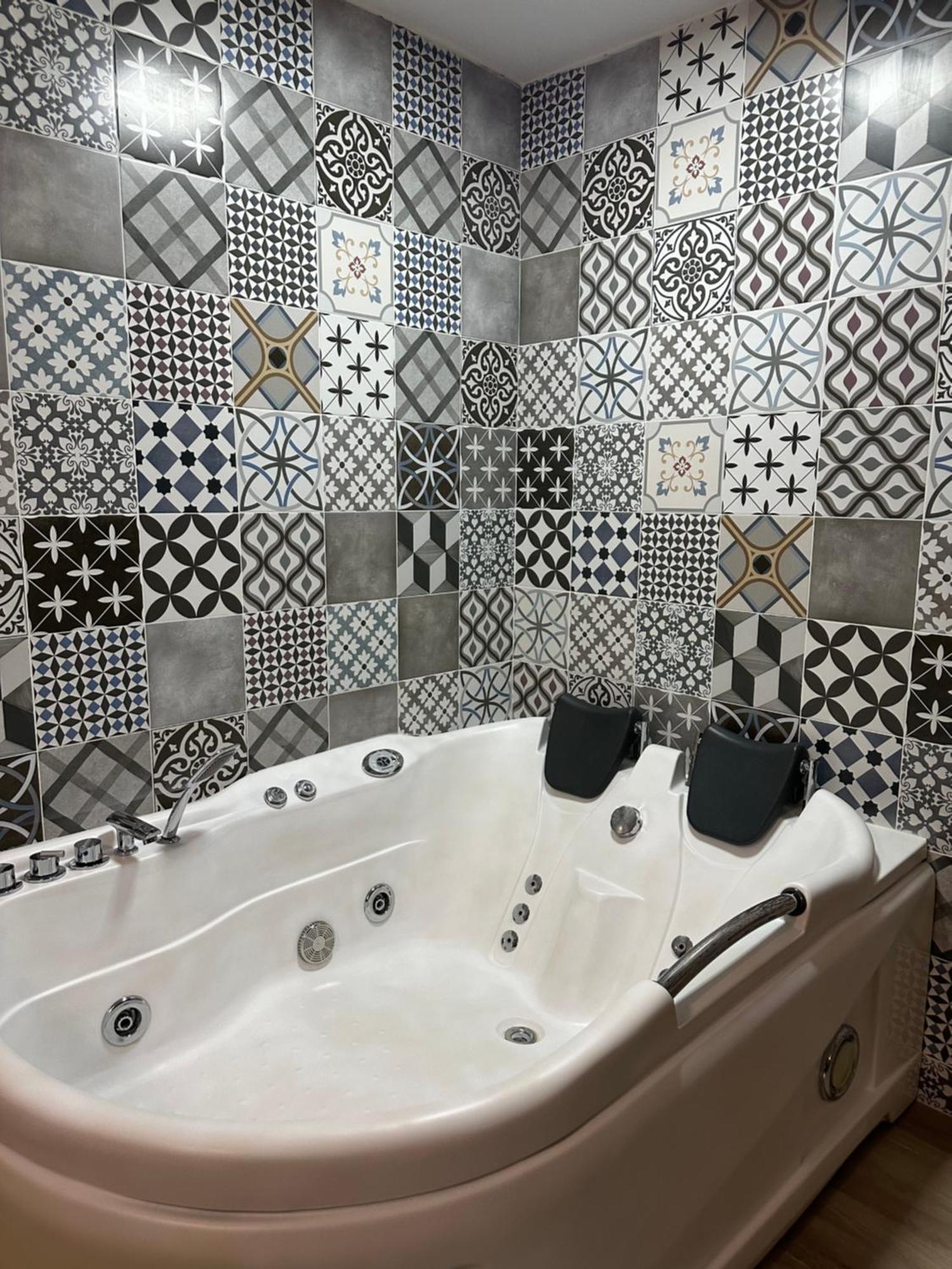 Hotel Europa Prishtina Приштина Экстерьер фото