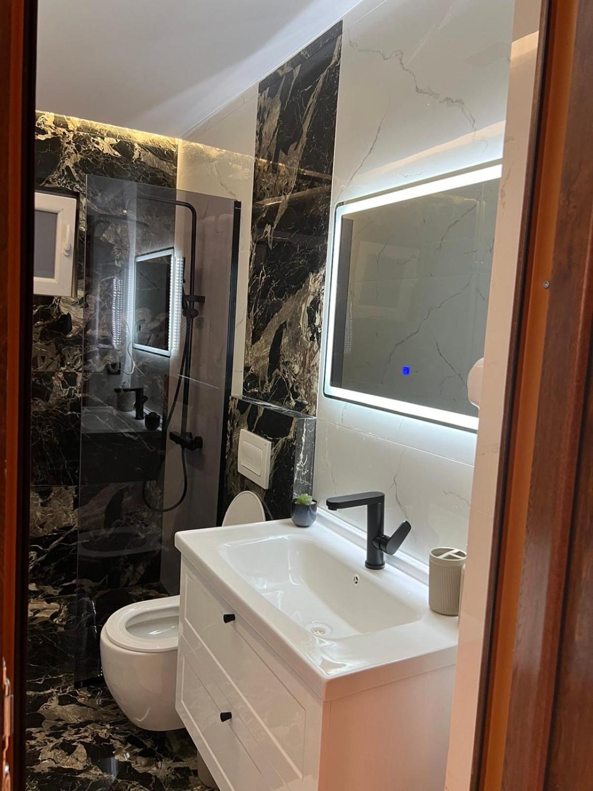 Hotel Europa Prishtina Приштина Экстерьер фото