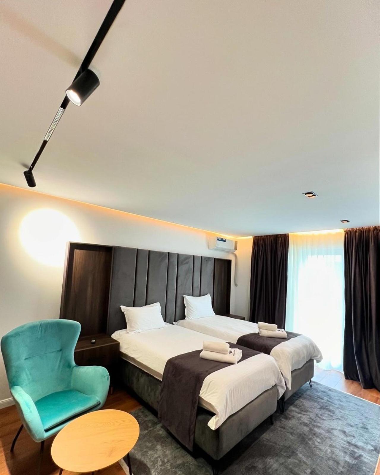 Hotel Europa Prishtina Приштина Экстерьер фото